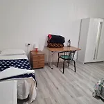 Nice Room In A Quiet Apartment In The City Center