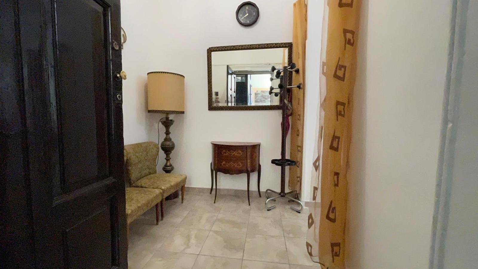 Appartement Nice In A Quiet In The City Center
